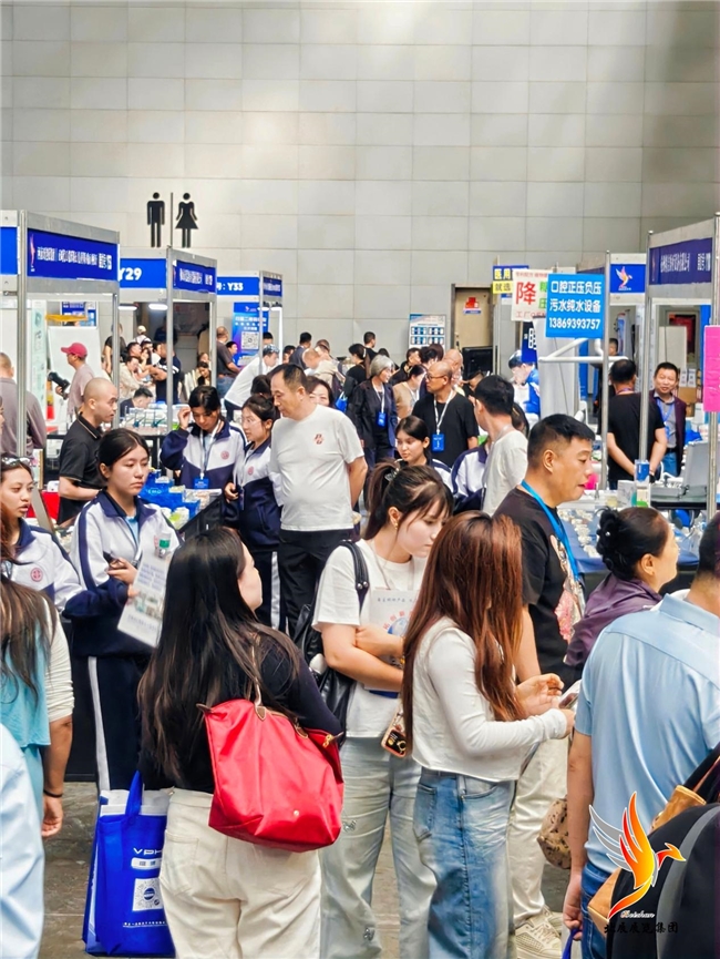 2026新疆医疗器械暨医院建设博览会盛大启幕！共促医疗健康产业高质量发展(图2)